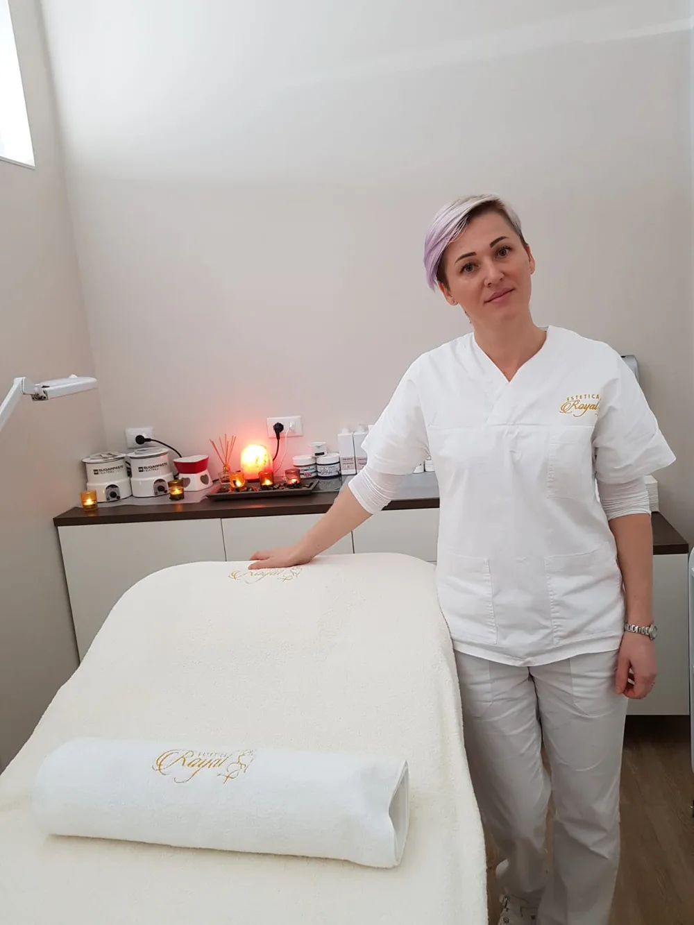Nadia nella cabina dei trattamenti viso